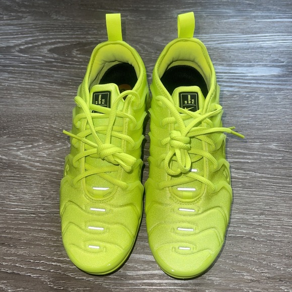 Nike VaporMax Plus Shoes Tennis Ball Neon DX1784-300 Women's‎ Size 7/ Men's  5.5 - Picture 2 of 6